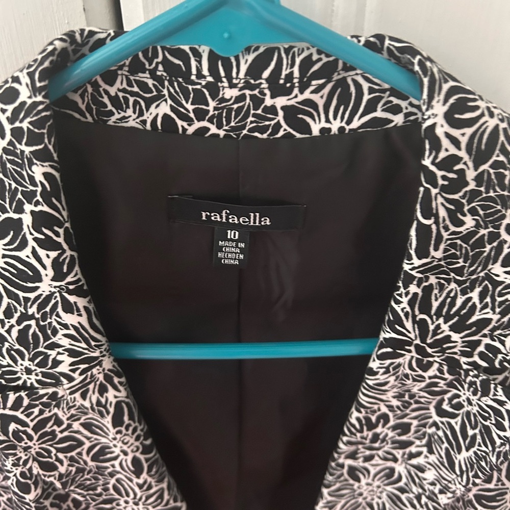 Rafaella Blazer/Floral Jacket..Excellent Used Condition Lined with Long Sleeves